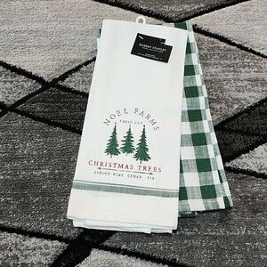 ROBERT STANLEY HOME COLLECTION CHRISTMAS TREES 🌲 SET-OF-2 TOWELS